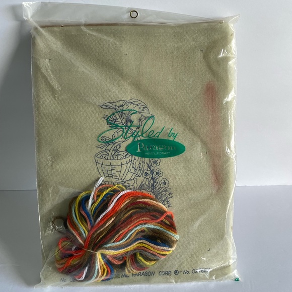 VTG 1975 Paragon Peasant Children Girl Needlecraft Hummel Stitchery Kit #0232 - Picture 8 of 10